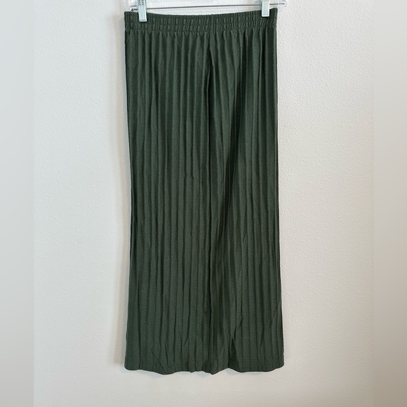Dresses & Skirts - Dark green midi/maxi skirt. Size S. Elastic waist.
